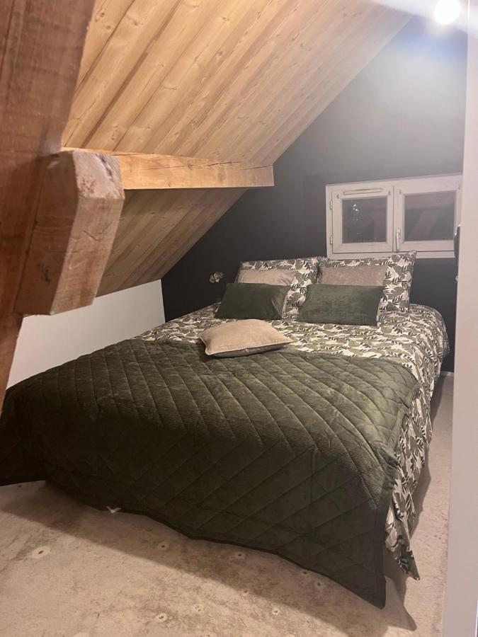 Refuges Sous Les Toits Bed & Breakfast บูร์-แซ็งต์-โมริซ ภายนอก รูปภาพ